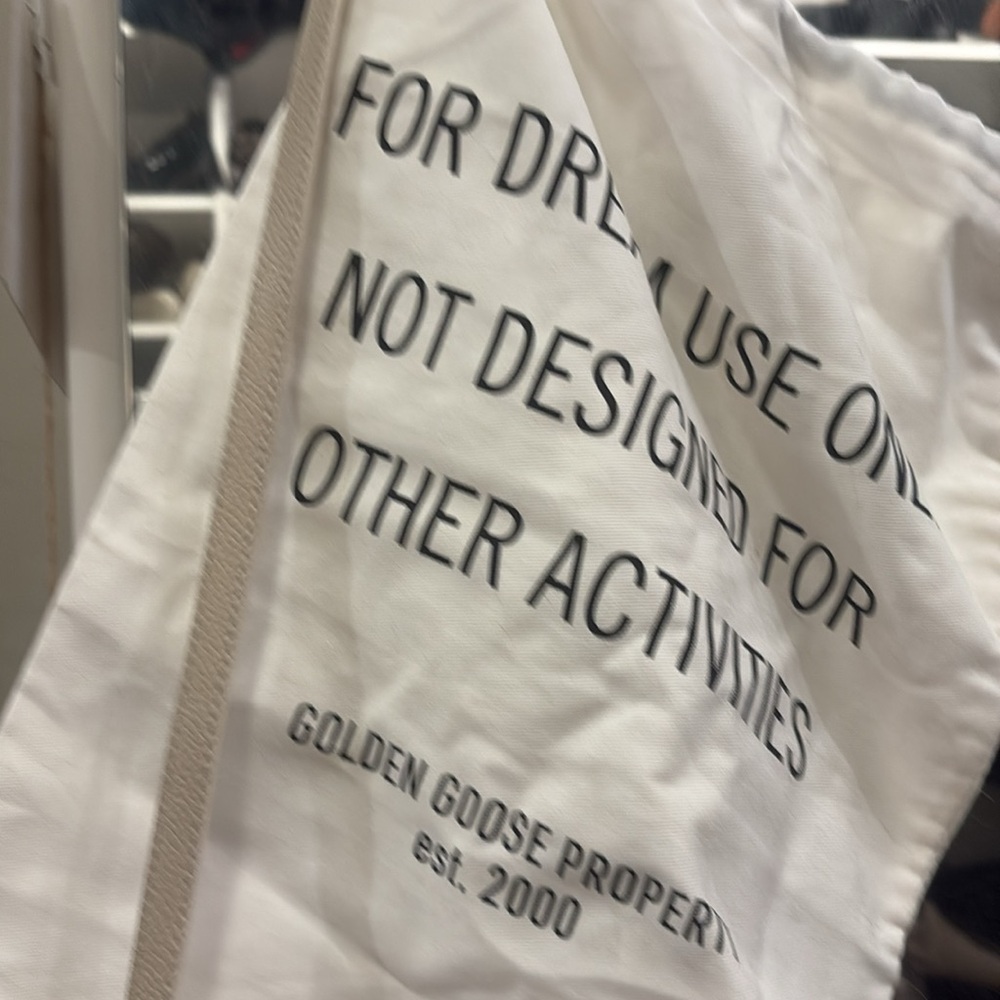 Beautiful. Brand new ish. crème bag with star and crossbody. Classic - Picture 2 of 8